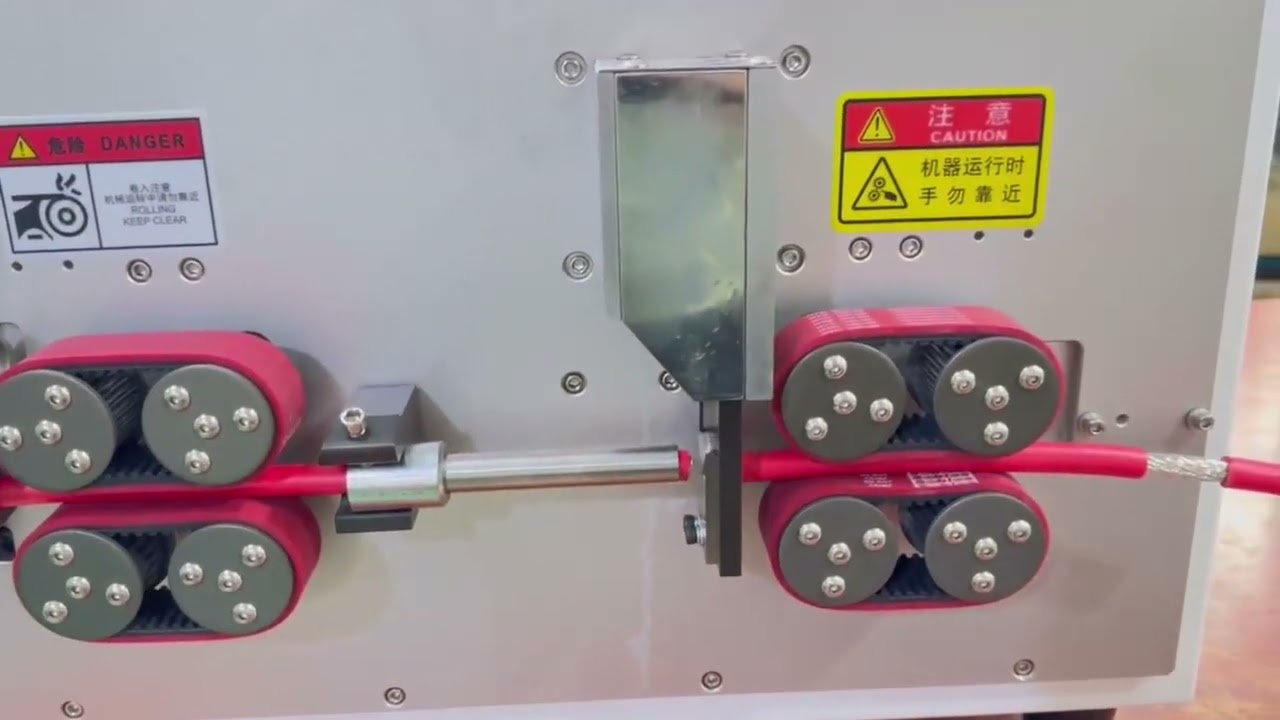 Machine à dénuder automatique - Coupe et dénudage précis jusqu'à 35 mm² [Vidéo réelle]