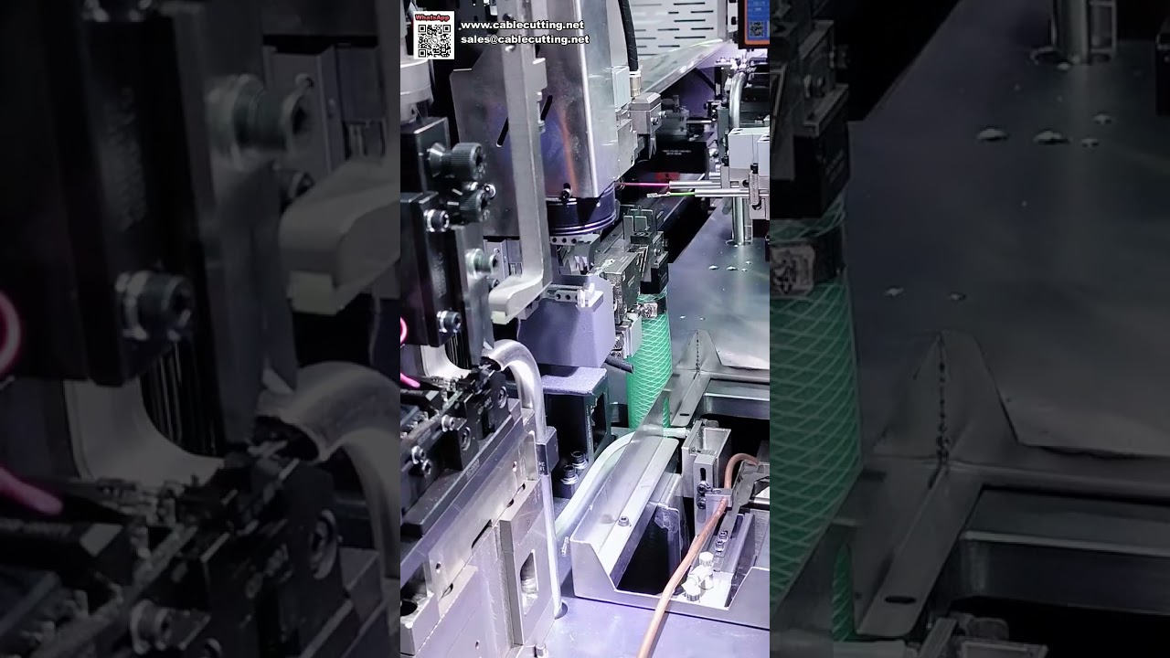 Machine d'insertion de boîtier de connecteur entièrement automatique à haute compatibilité