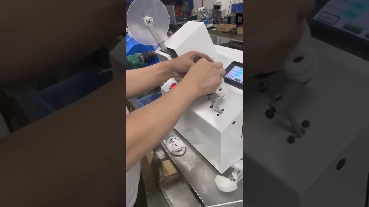 195 - Enrouleur de câbles de données : pratique et simple d'emploi pour câbles Apple et autres