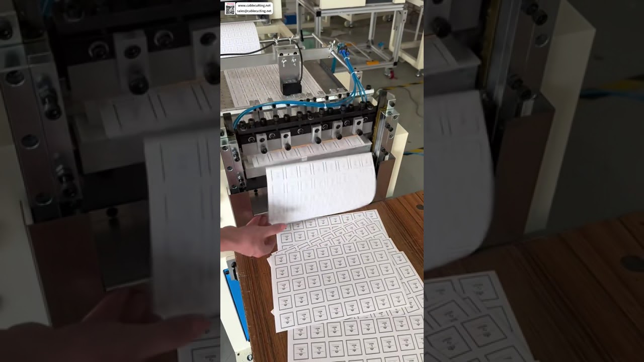 Machine de refendage d'étiquettes : Découpe transversale complète et semi-découpe avec suivi de couleur
