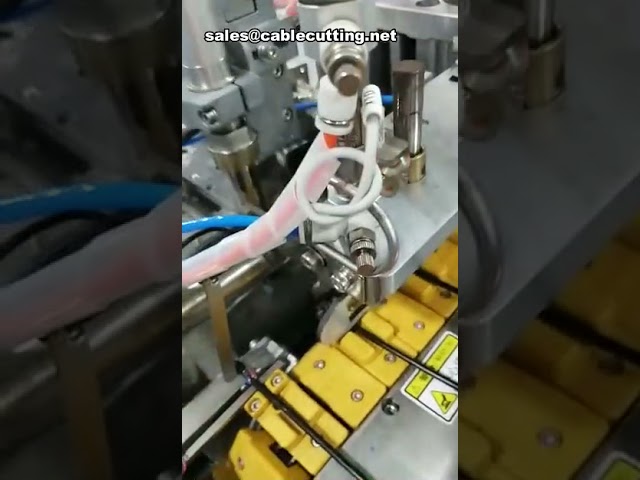 Machine de fabrication de câbles de chargeur et de soudage de connecteurs USB – Automatisation industrielle