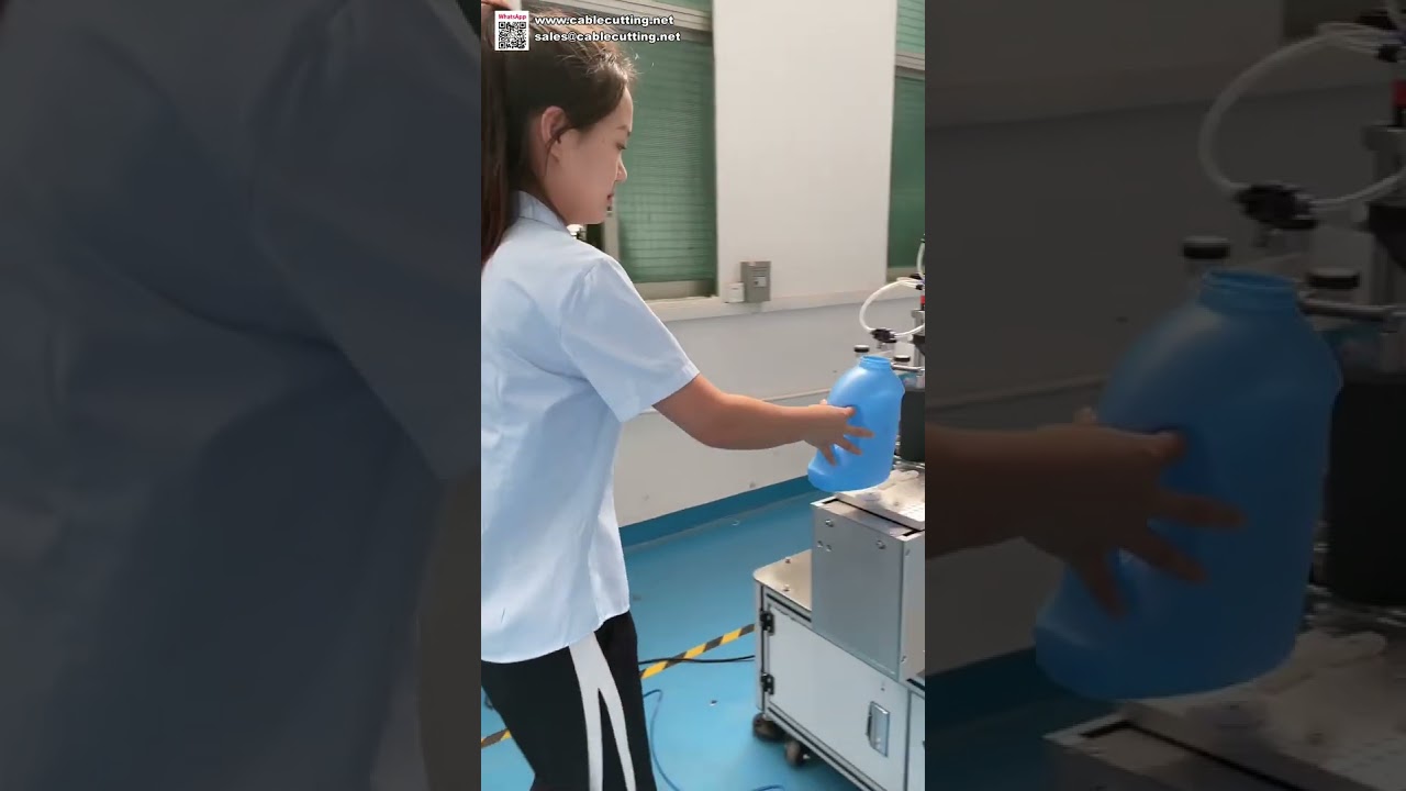 Machine d'étiquetage double face pour bouteilles de lessive - Étiquettes avant et arrière automatiques
