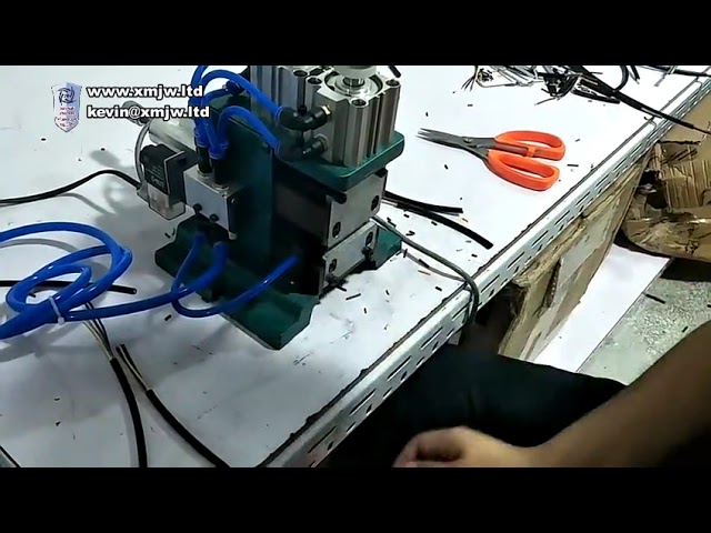 Machine à dénuder et torsader pneumatique manuelle - Équipement de fabrication de câbles 3f