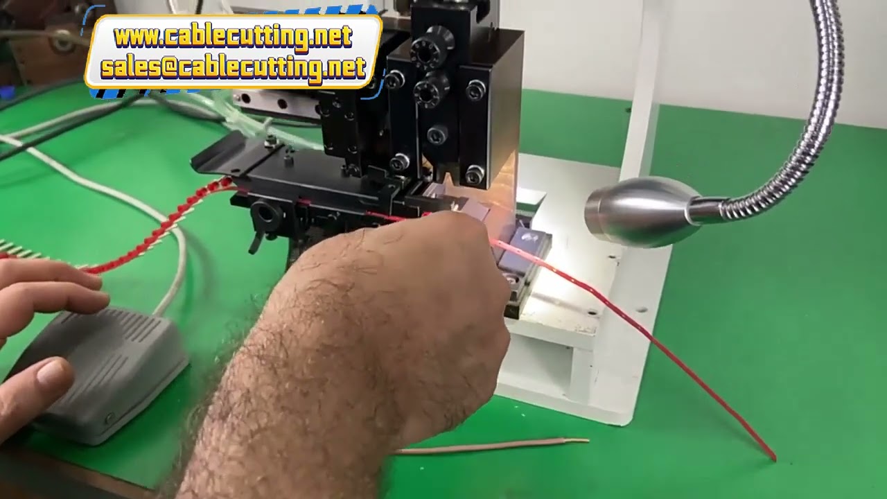 Applicateur de sertissage pneumatique pour bornes isolées - Moule à alimentation verticale OTP