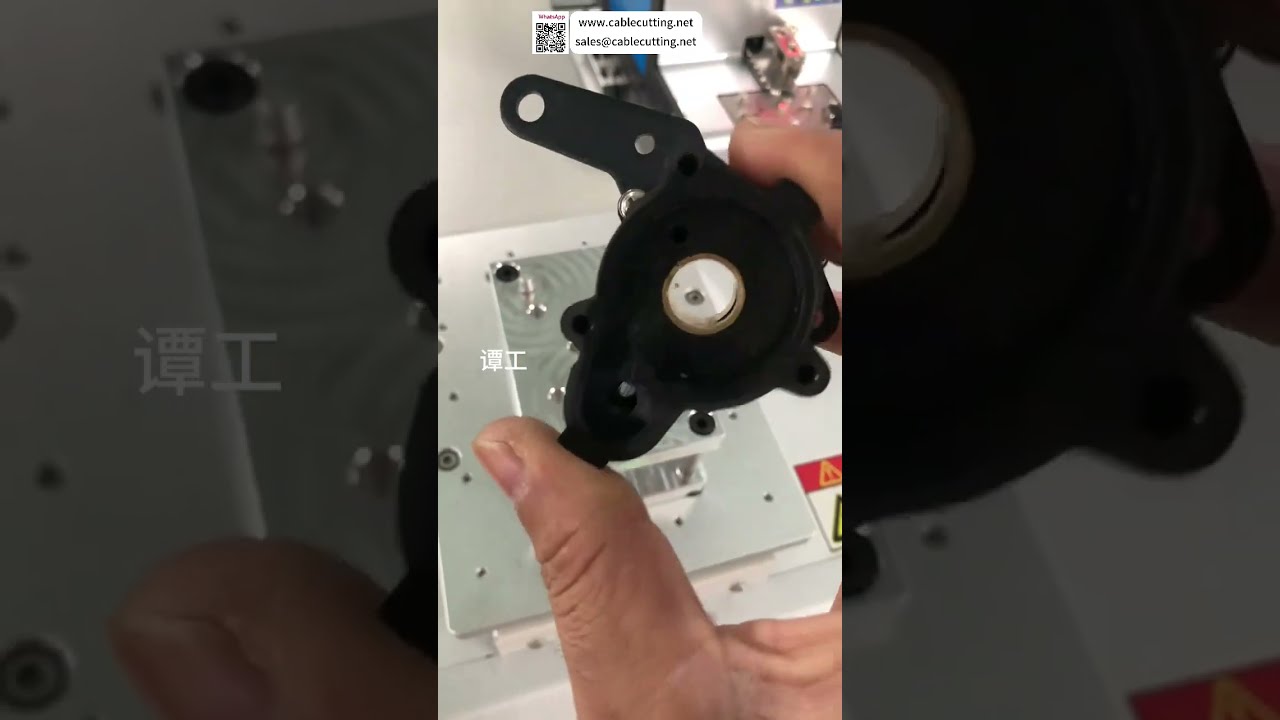 Machine à visser automatique pour assemblages d'angle – Équipement d'automatisation industrielle avec réglage intelligent