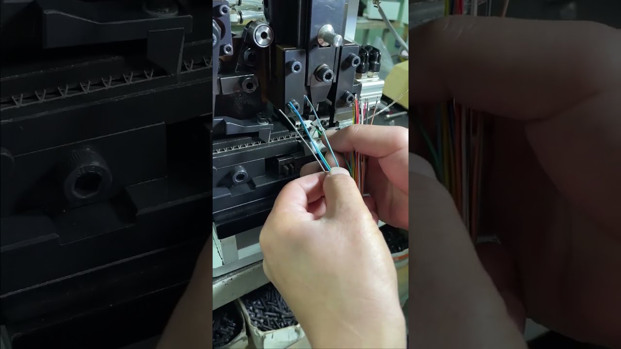 Continuous Strip Terminal Machine for Stripping and Crimping in One Cycle