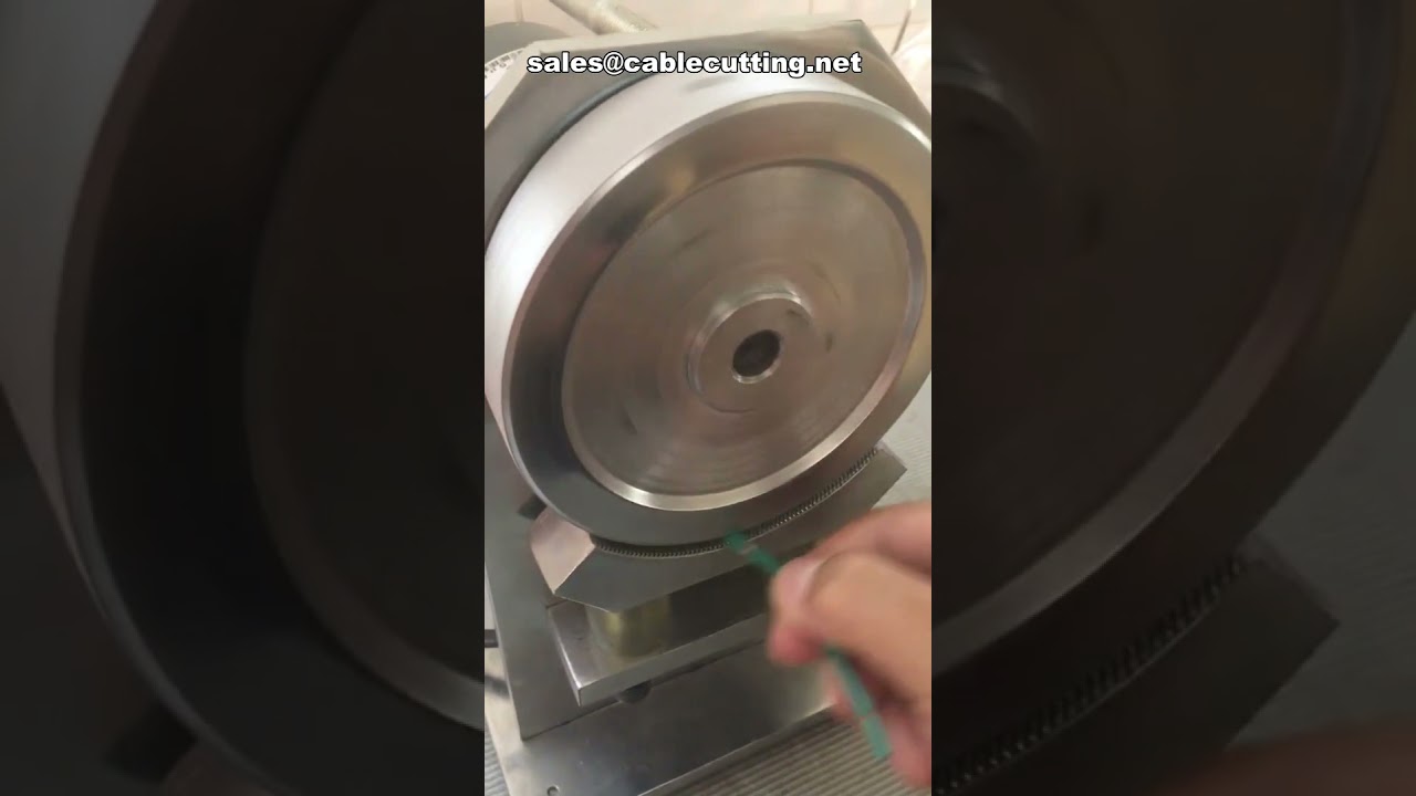 Machine à dénuder et torsader les fils - Twisteur semi-dénudeur professionnel