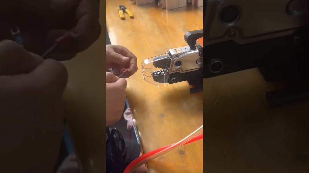 Machine à sertir pneumatique AM-10 : Haute performance et valeur pour l'automatisation d'usine