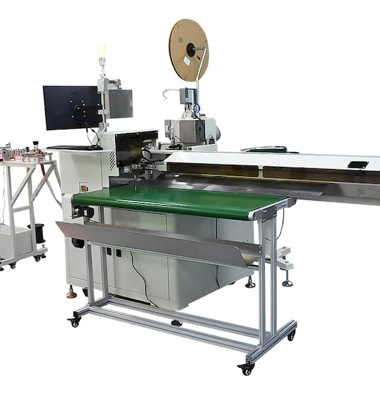 Machine automatique d assemblage de coques de fiches multi-fils WPM-DPW