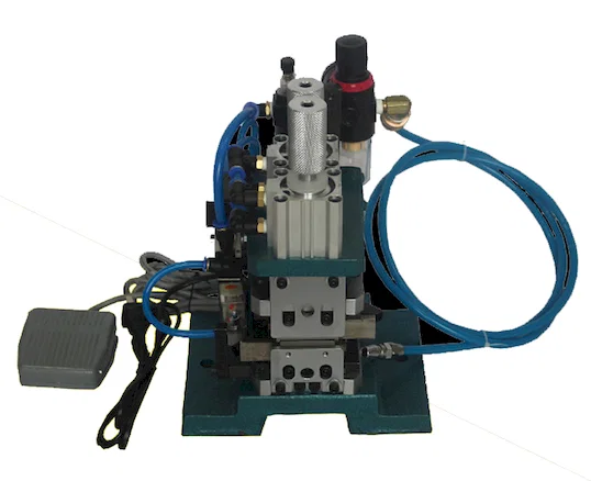 Machine pneumatique de dénudage et torsadage de fils fins WPM-3F+T