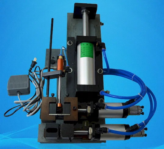 Machine de dénudage pneumatique pour fils électriques WPM-310