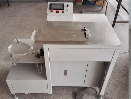 Machine semi-automatique pour colliers de serrage en nylon WPM-80-200