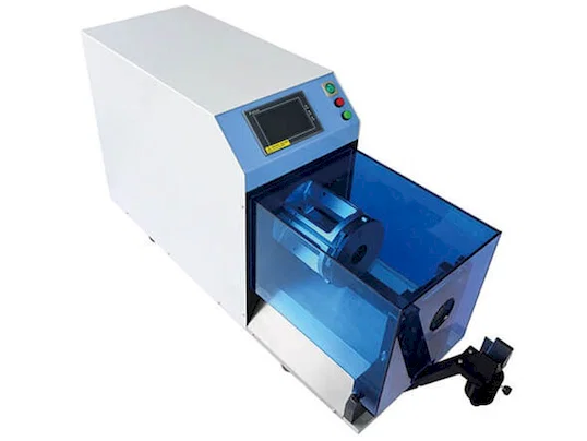 Machine de dénudage semi-automatique pour câbles coaxiaux spécifiques WPM-35120