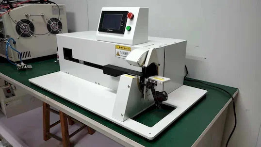 Machine d enrubannage pour faisceaux avec divers rubans WPM-302
